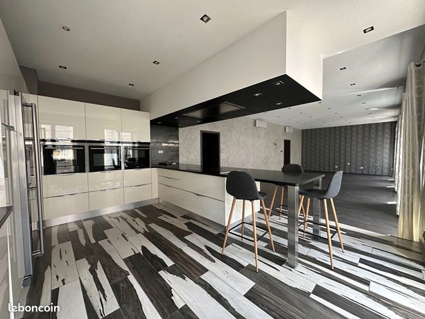 Appartement 5 pièces 153 m²