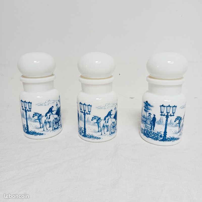 Lot de 3 pots d'apothicaire en opaline (image 3)