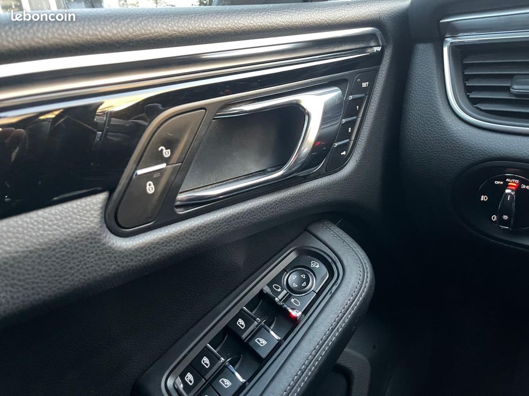 PORSCHE MACAN S 3.0i V6 - BV PDK (image 24)