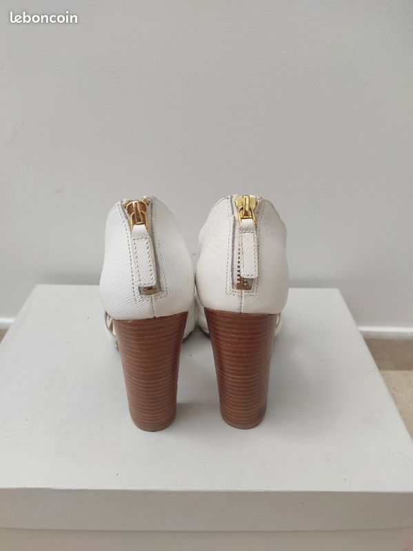 White heel shoes ( Nine west ) (image 3)