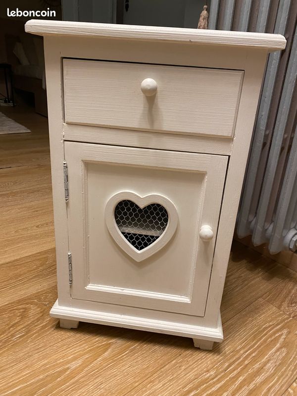 Commode (image 1)
