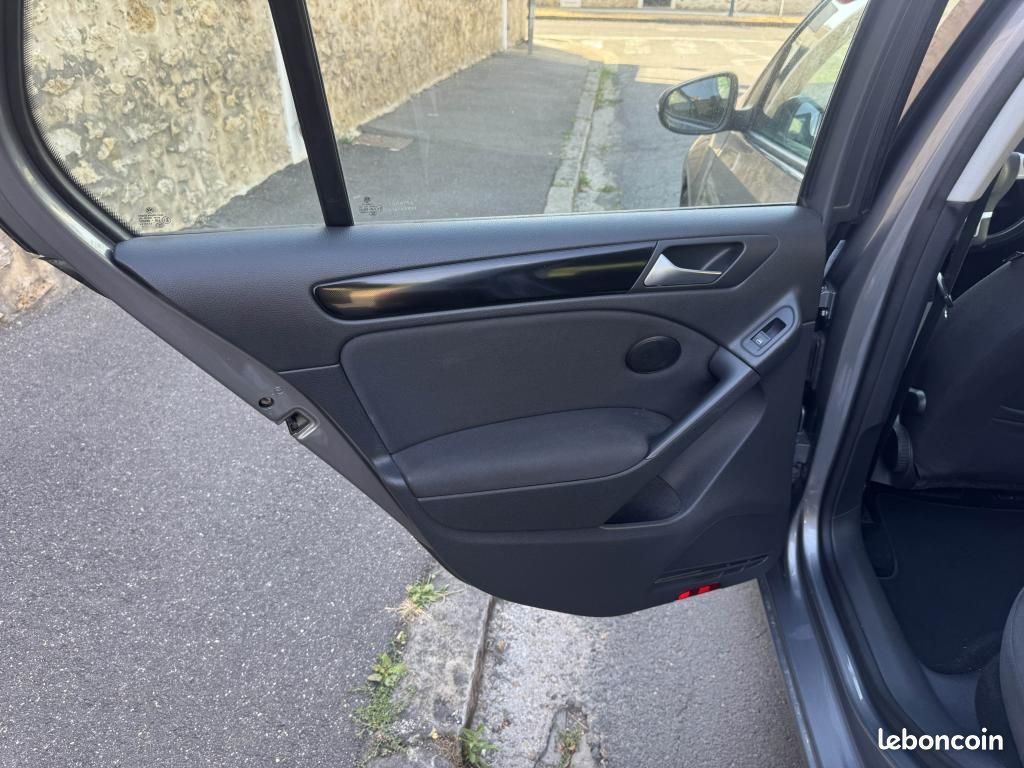 VOLKSWAGEN GOLF 1.4 16V TSI - 122 VI BERLINE Confortline (image 17)