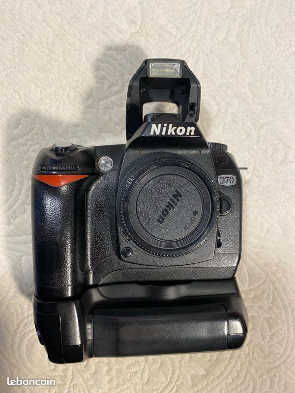 Nikon D70 + grip batterie + 2 batteries et chargeur - Photo, audio & vidéo