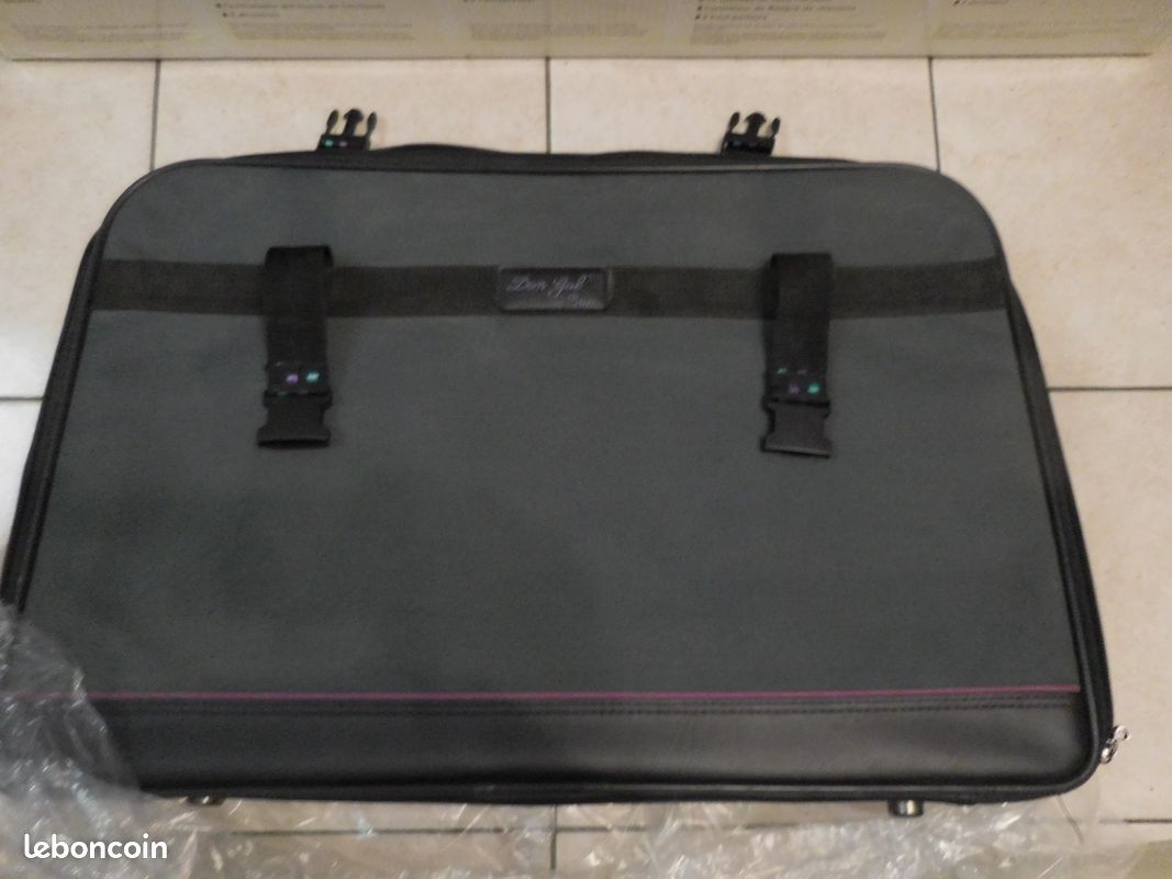 Valise neuve à 2 roues (image 1)