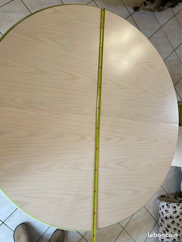 Table avec six chaises (image 7)