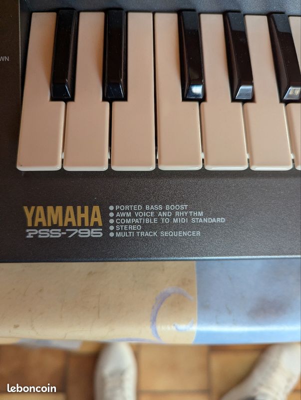 Yamaha PSS-795 (image 2)