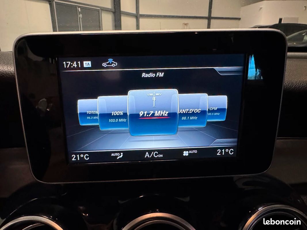MERCEDES GLC 220 d 9G-Tronic 4Matic Sportline / SUIVI ENTRETIEN / PACK AMG / ATTELAGE / GARANTIE 12 MOIS (image 24)