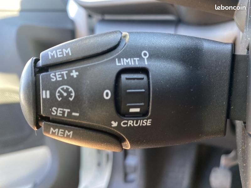 Citroen C3 1.2 PureTech 83ch S&S C-Series 123g (image 13)