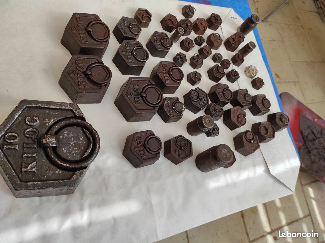 GROS POIDS DE 10 KILO plus LIVRAISON POSSIBLE CHARTRES le poids Lot 49 poids en fonte pour déco collection balance poids pour balance bascule agricole prix du lot 37 euros JE DISPOSE POIDS LAITON (image 3)