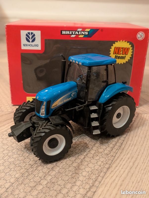 Tracteur miniature BRITAINS ERTL — NEW HOLLAND T8040 (1/32) (image 3)