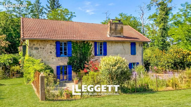 Maison 10 pièces 240 m²