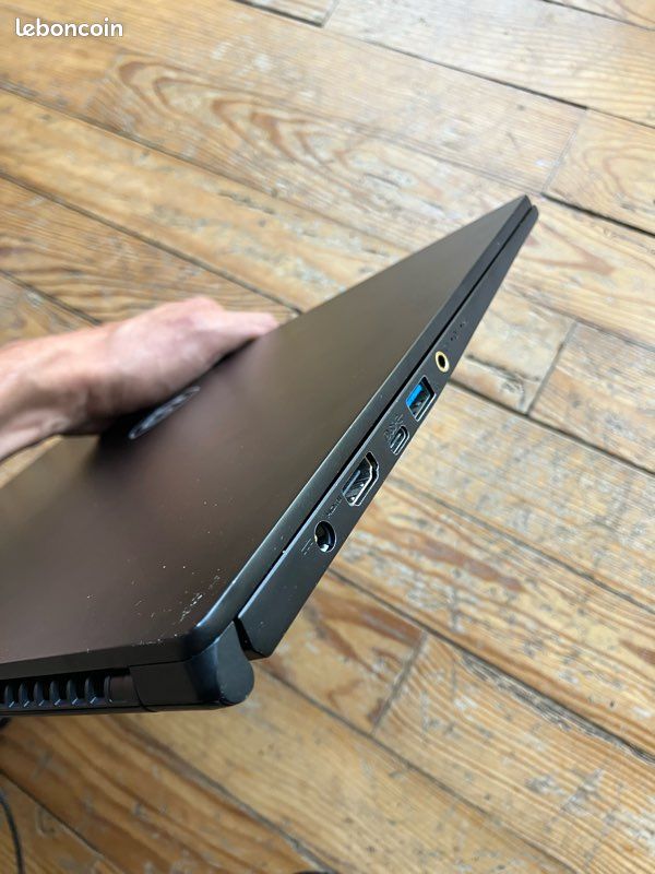 MSI Modern 15 A10M (image 8)
