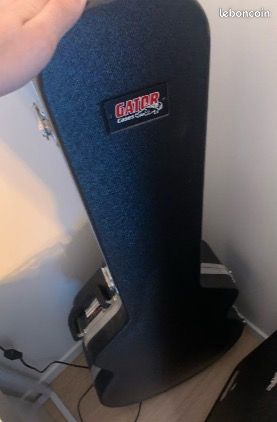 Guild Starfire Blue + Case (image 4)