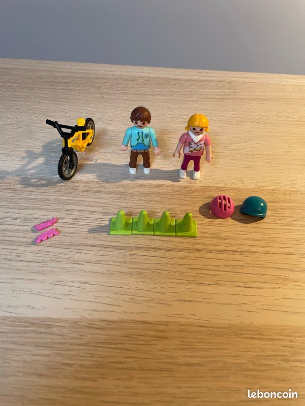 Enfants avec vélo et rollers playmobil 70061 (image 2)