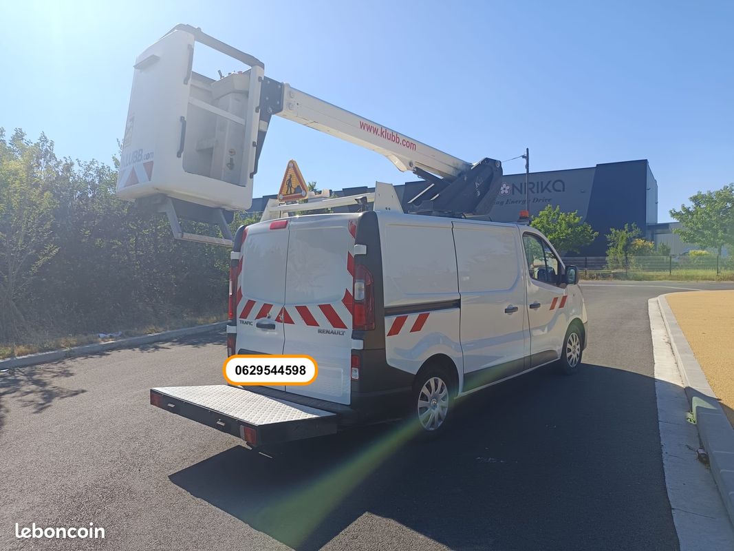 Renault Trafic Nacelle 2018 170000kms (image 4)