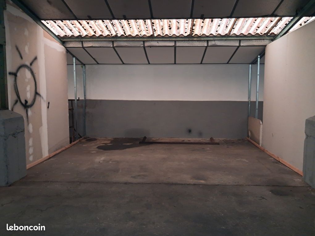 Garage · à Castres · 110 000 €
