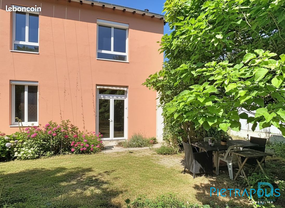 Maison 5 pièces 100 m² · à Bourg-en-Bresse · 100 m² · 240 000 €