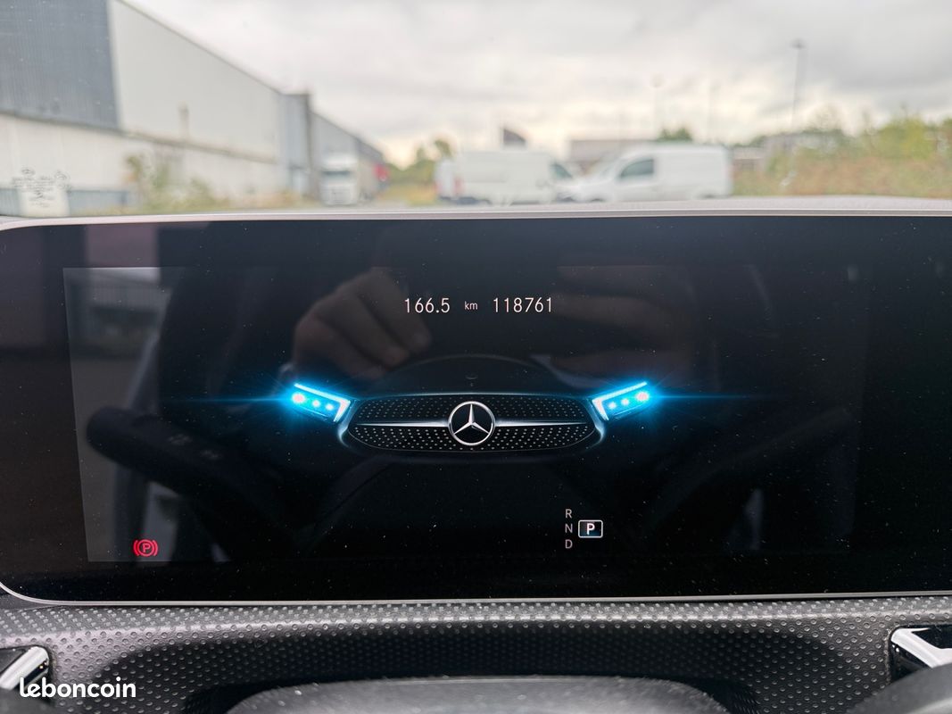 MERCEDES A A180 D PROGRESSIVE LINE 7G-DCT 116Ch Car Play, Caméra de recul Garantie 12 mois (image 12)