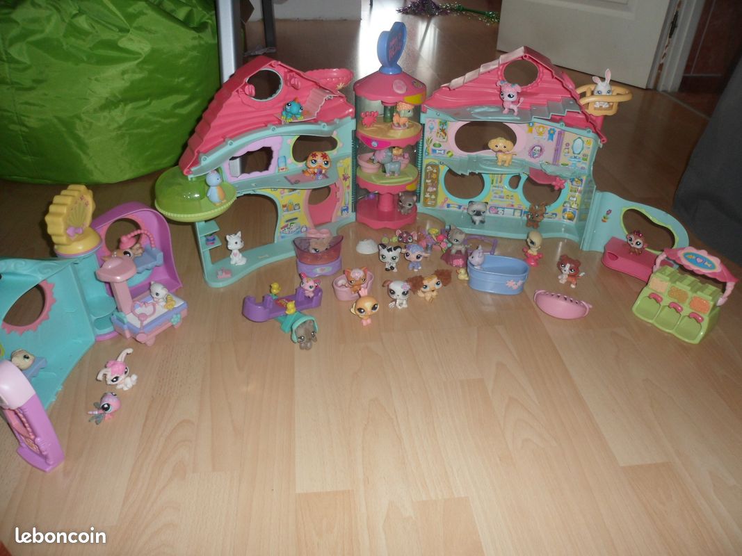 Maison avec plein de petshops (image 1)