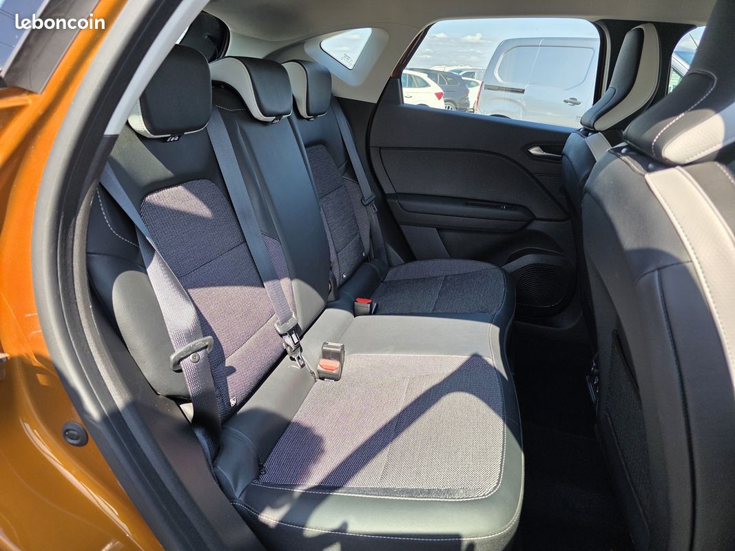 Renault CAPTUR II 1.3 TCE 140CH INTENS EDC (image 9)