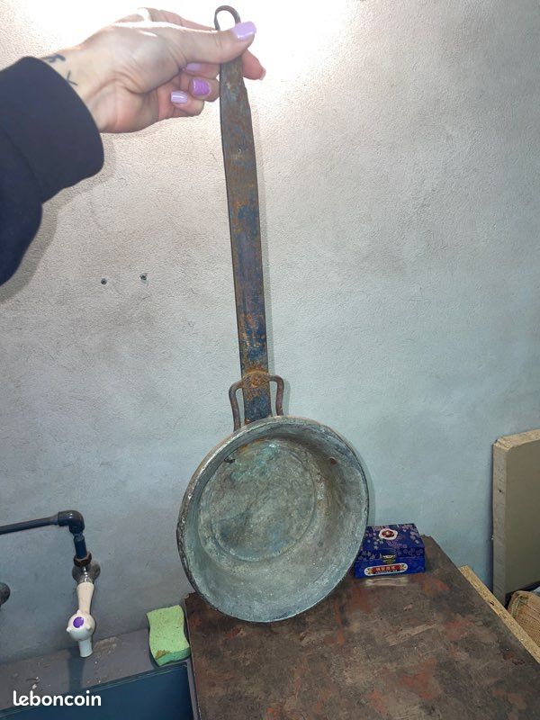 Ancienne poêle en cuivre (image 1)