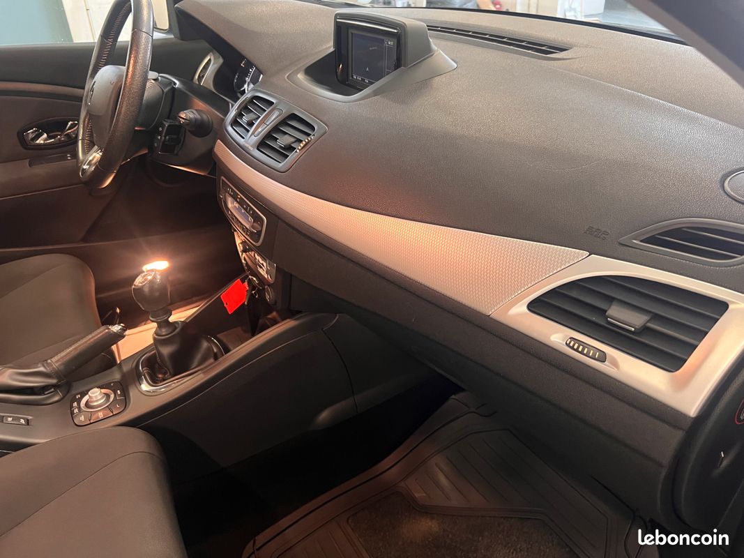 Renault Mégane III Coupé 1.2 TCe 115 Dynamique • GPS • Entretien suivi • Garantie (image 11)