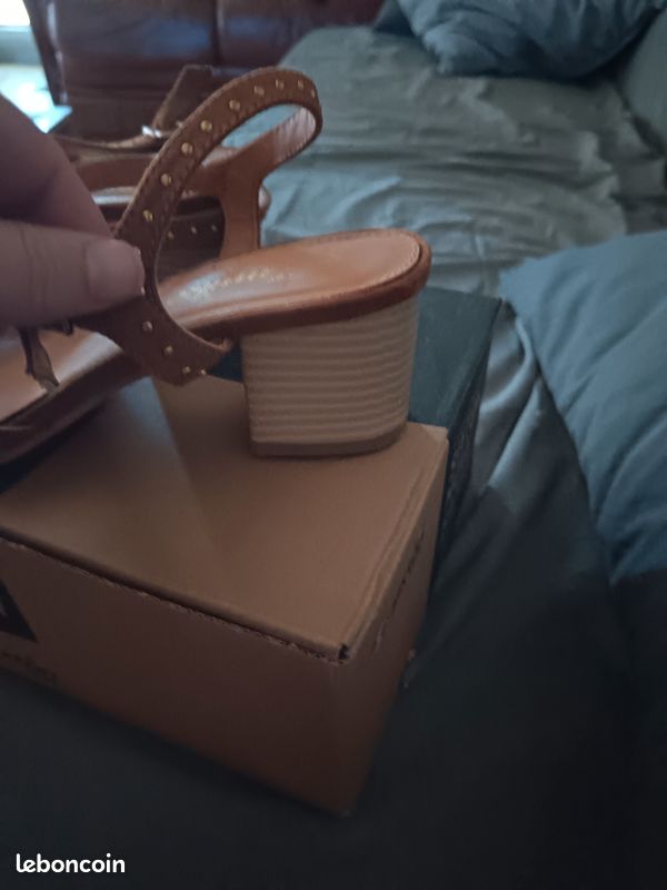 Chaussures d'été,en lot ou a l'unité (image 5)