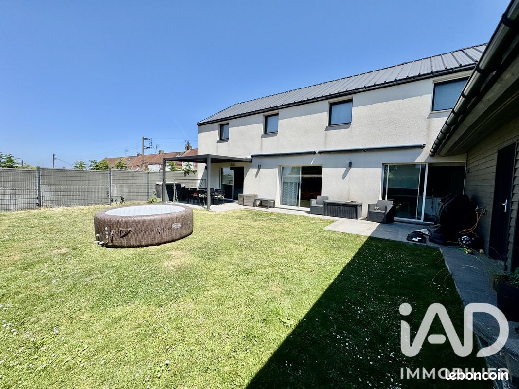 Maison 5 pièces 180 m² · à Wattrelos · 180 m² · 395 000 €