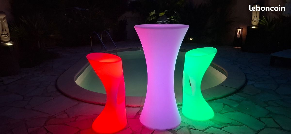 Table haute et tabourets à LED (image 4)