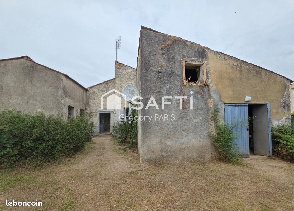 Maison 1 pièce 61 m² · à Pons · 61 m² · 45 000 €
