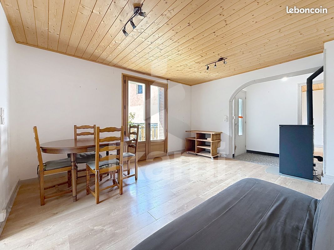 Maison 6 pièces 124 m² · à Grand-Aigueblanche · 124 m² · 240 000 €
