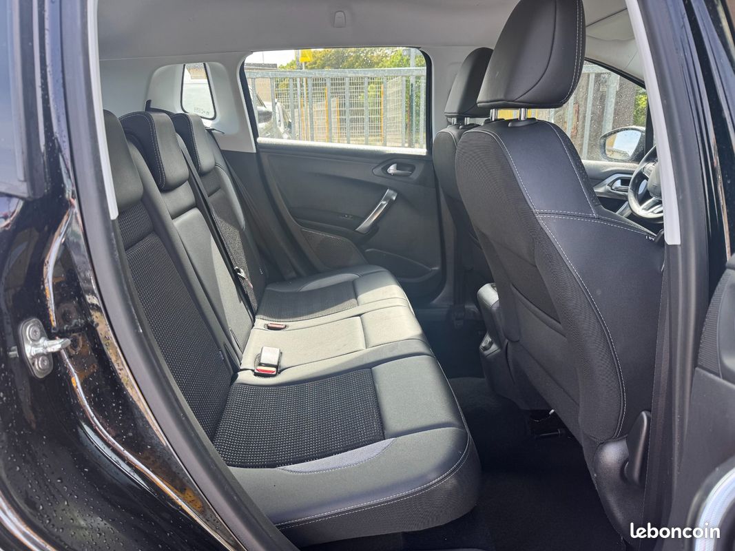 Peugeot 2008 1.2 THP 110 ch (image 10)