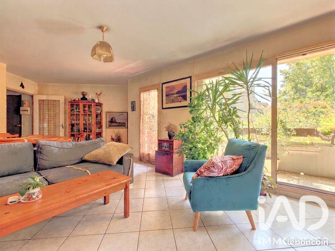 Appartement 5 pièces 101 m² · à Évry-Courcouronnes · 101 m² · 170 000 €