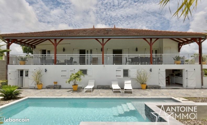 Maison 10 pièces 310 m² · à Ducos · 310 m² · 1 400 000 €