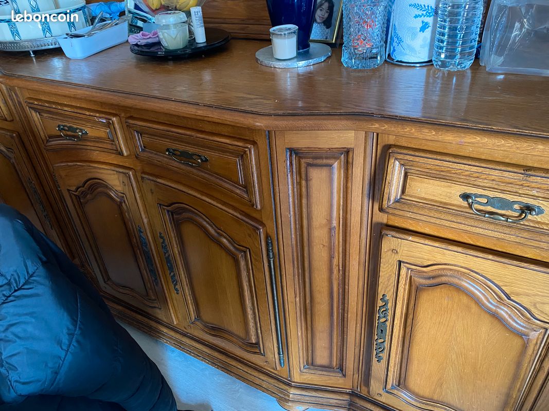 Buffet en bois (image 1)