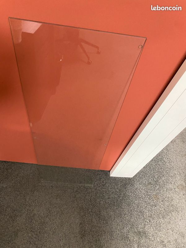 Étagères en verre (image 1)