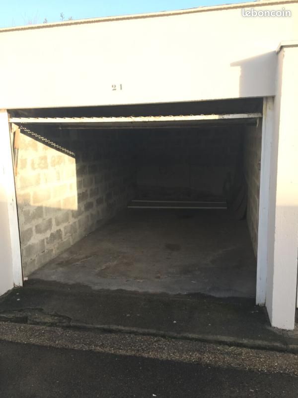 Parking 12 m² · à Mérignac · 12 m² · 200 €/mois