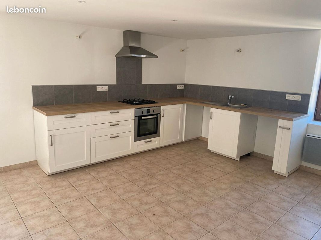 Appartement 4 pièces 156 m² · à Bonnieux · 156 m² · 905 €/mois