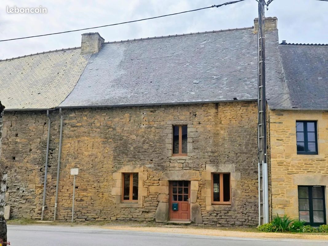 Maison 4 pièces 176 m² · à Saint-Servant · 176 m² · 49 000 €