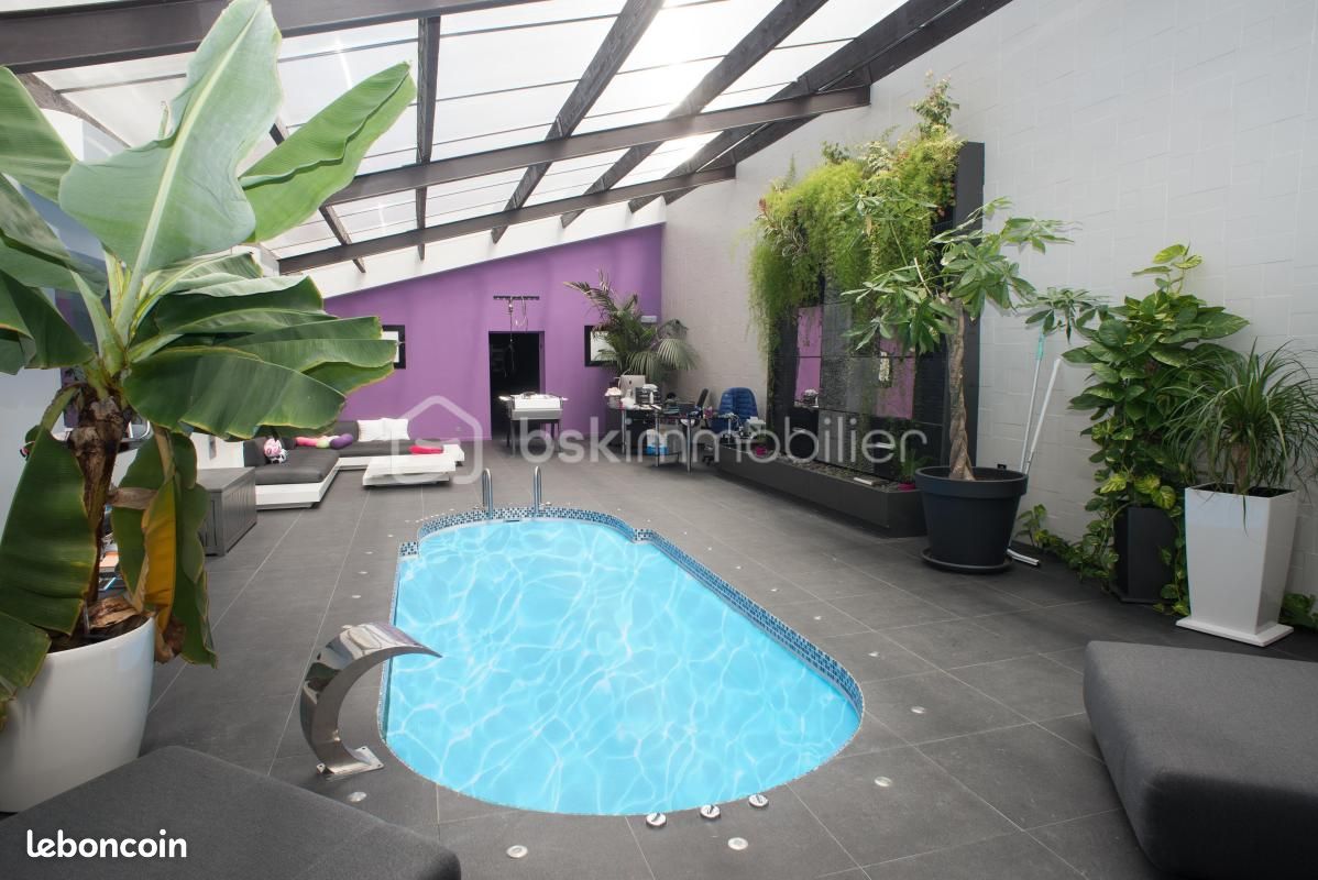 Maison 10 pièces 394 m² · à Pringy · 394 m² · 755 000 €