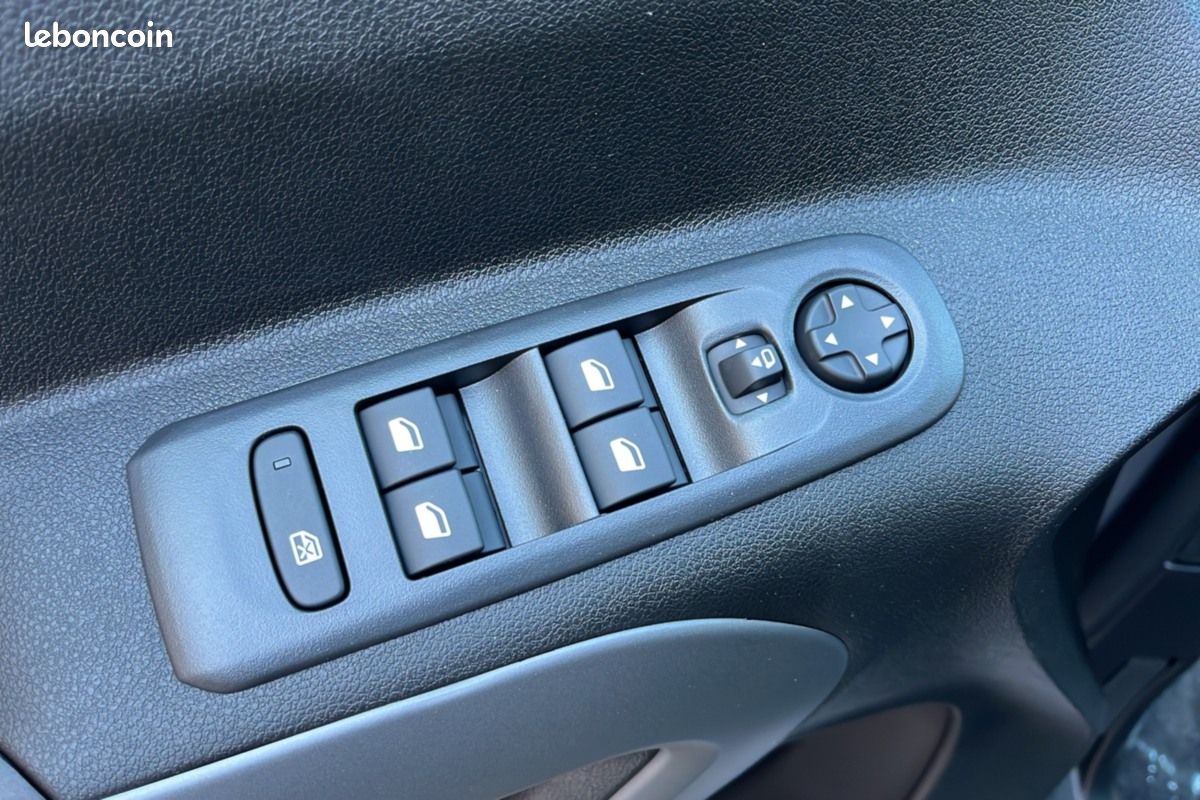 Citroën Berlingo BLUEHDI 100 FEEL PLUS 0MALUS (image 12)
