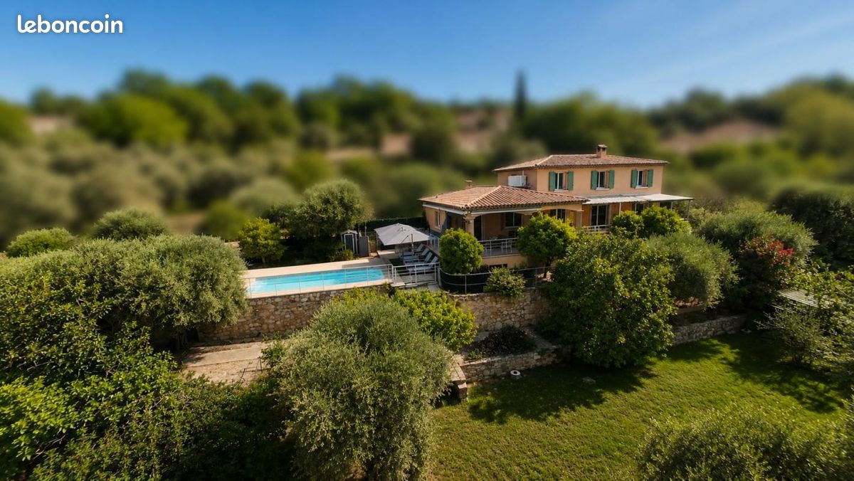 Maison 5 pièces 220 m² · à Châteauneuf-Grasse · 220 m² · 1 690 000 €