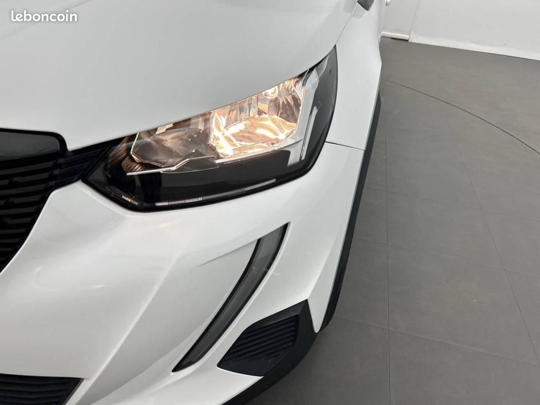 Peugeot 2008 PureTech 100 S&S BVM6 - Active (image 16)