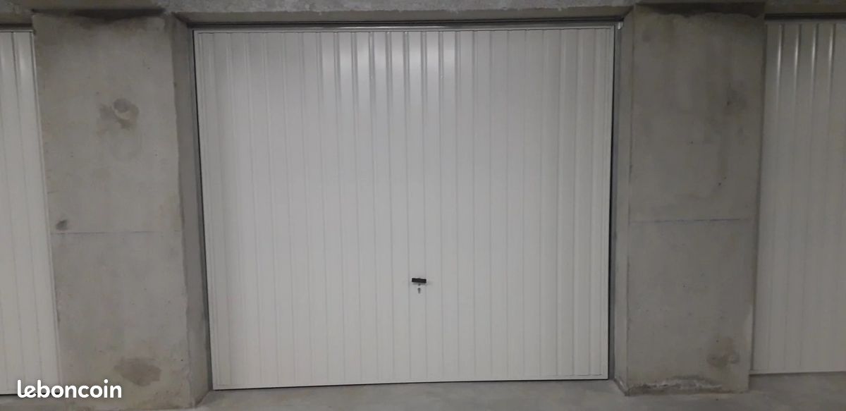Parking 14 m² · aux Rousses · 14 m² · 110 €/mois