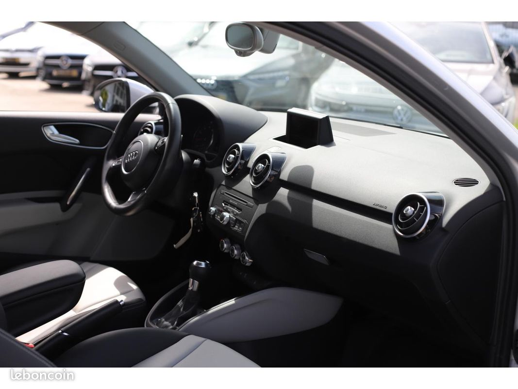 AUDI A1 1.4 TFSI - 122 - BV S-tronic - Start/Stop BERLINE Attraction PHASE 1 (image 16)