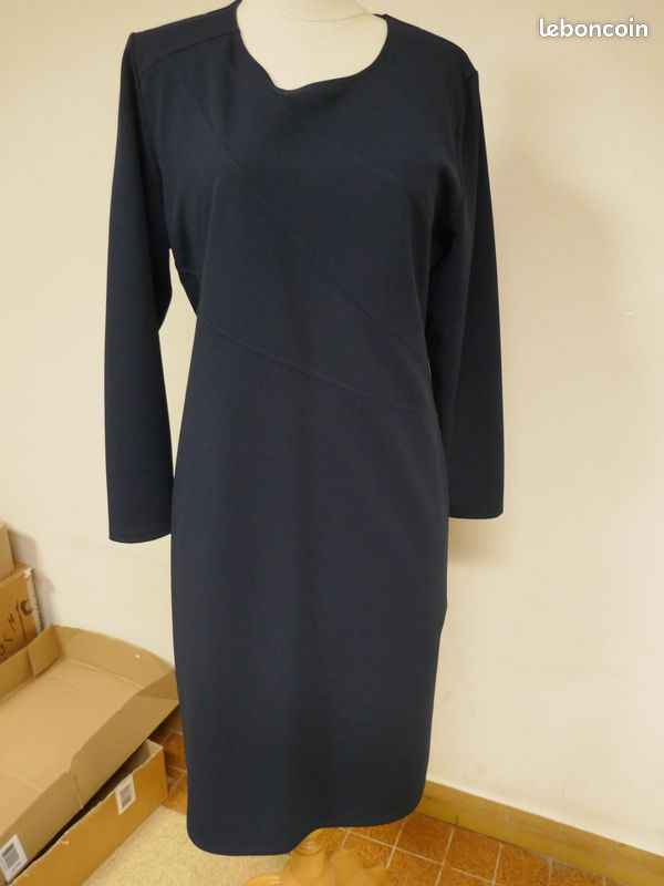 Robe (image 1)