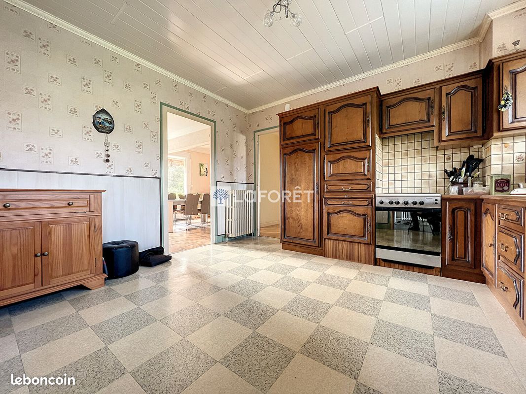 Pavillon 5 pièces 110 m² - Vernoux-en-Gâtine 79240 (image principale 6)