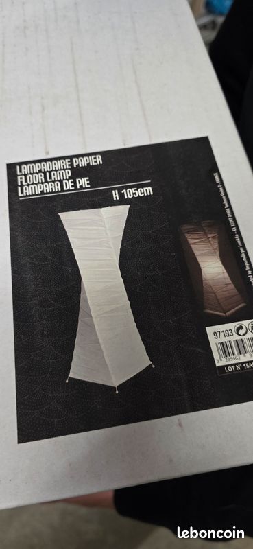 Lampadaire papier (image 1)