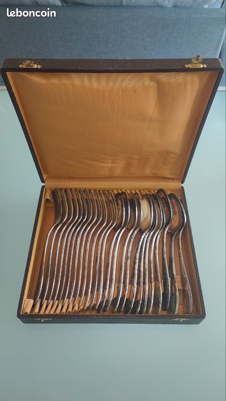Ménagère de table 24 pièces - Métal argenté SFAM 84g - Style ancien (image 1)
