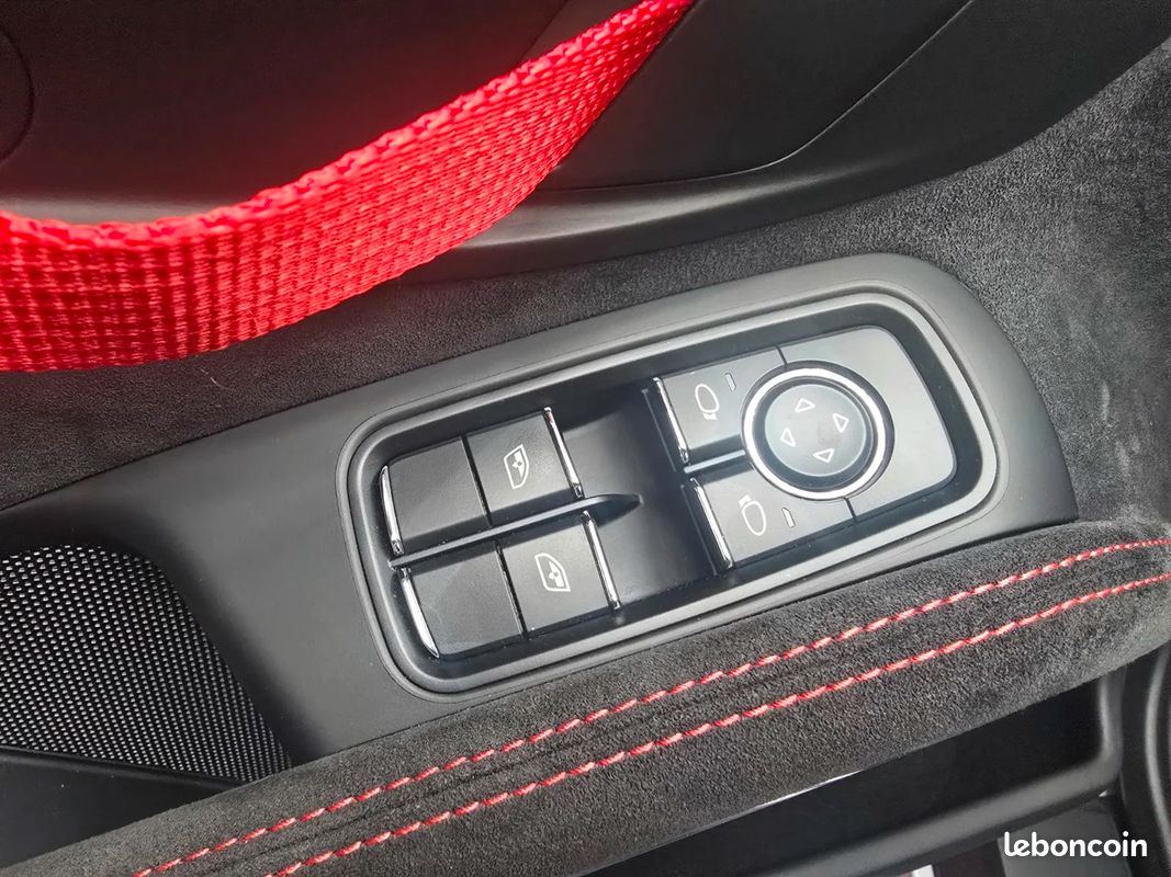 PORSCHE CAYMAN GT4 3.8i 385 (image 21)